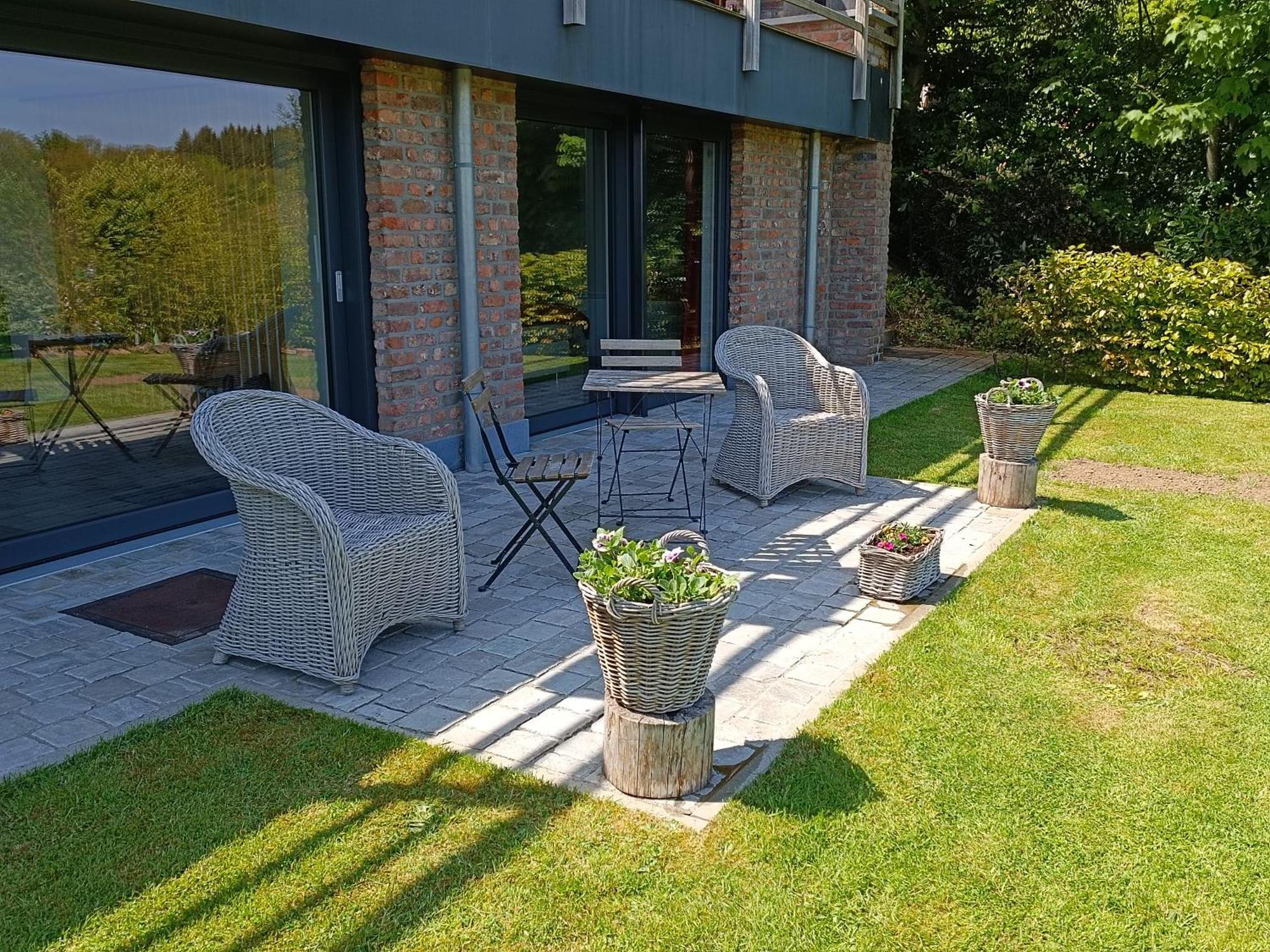Ferienwohnung Le Repaire Du Nez Rouge Stavelot Exterior foto
